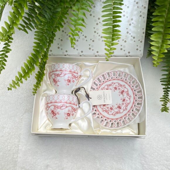 Veroni Dyramics design 4 pcs tea party set for 2 teacup and saucer white pink - Picture 1 of 9